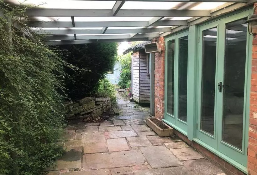 تختخواب و صبحانه The Dragonfly Bnb, Glastonbury