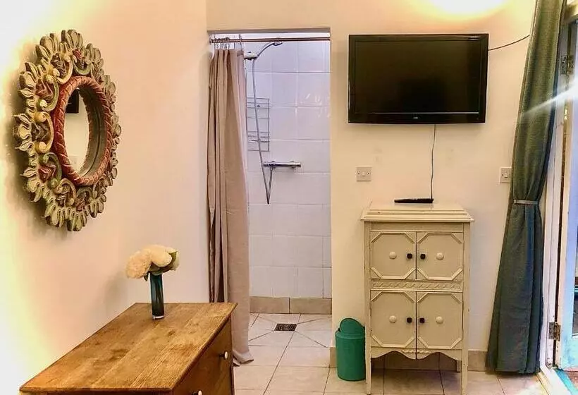 تختخواب و صبحانه The Dragonfly Bnb, Glastonbury