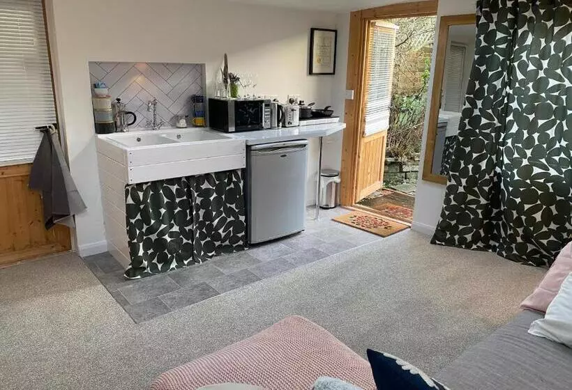 تختخواب و صبحانه The Dragonfly Bnb, Glastonbury