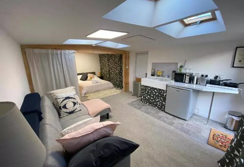 تختخواب و صبحانه The Dragonfly Bnb, Glastonbury