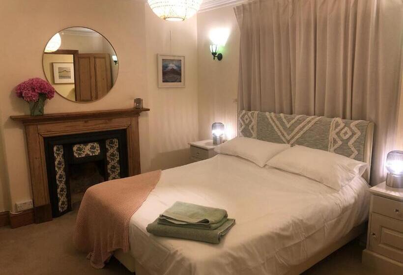 تختخواب و صبحانه The Dragonfly Bnb, Glastonbury