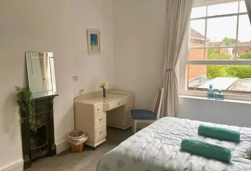 تختخواب و صبحانه The Dragonfly Bnb, Glastonbury