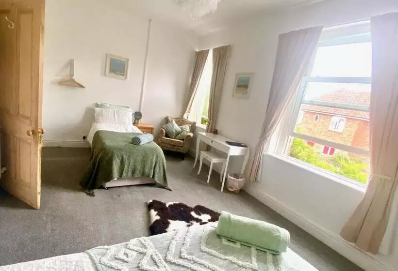 تختخواب و صبحانه The Dragonfly Bnb, Glastonbury