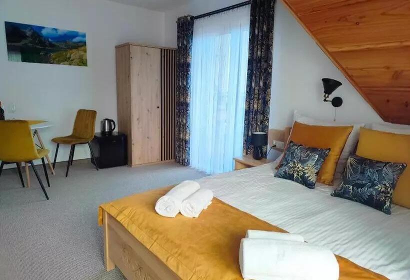 Aamiaismajoitus (B&B) Willa Adamówka