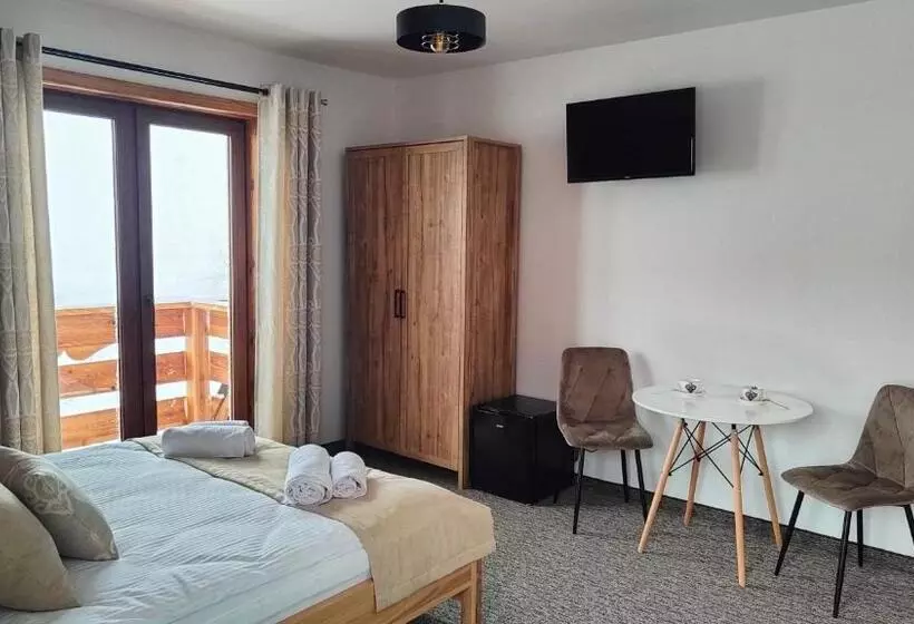 Aamiaismajoitus (B&B) Willa Adamówka