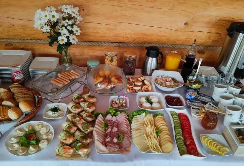 Aamiaismajoitus (B&B) Willa Adamówka