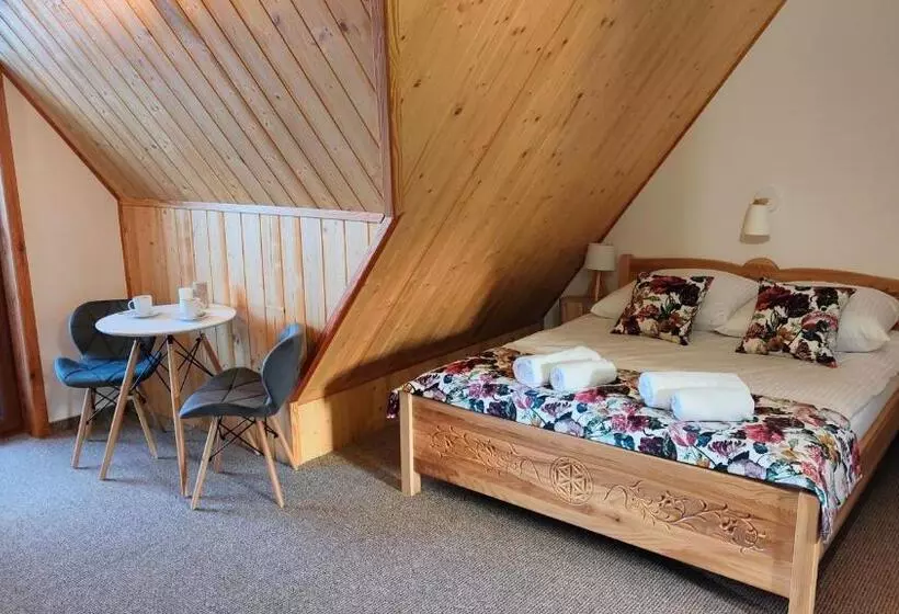 Aamiaismajoitus (B&B) Willa Adamówka