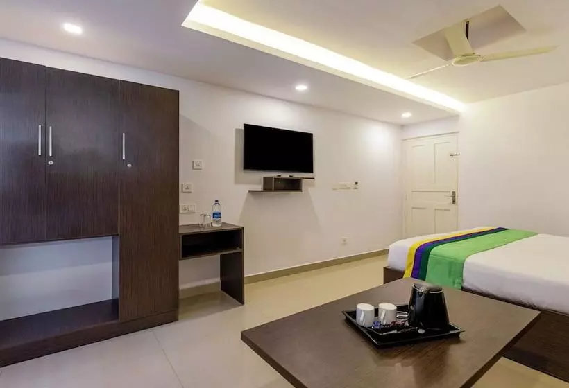 ホテル Treebo Trend Airport Avenue Plaza Cochin Airport 