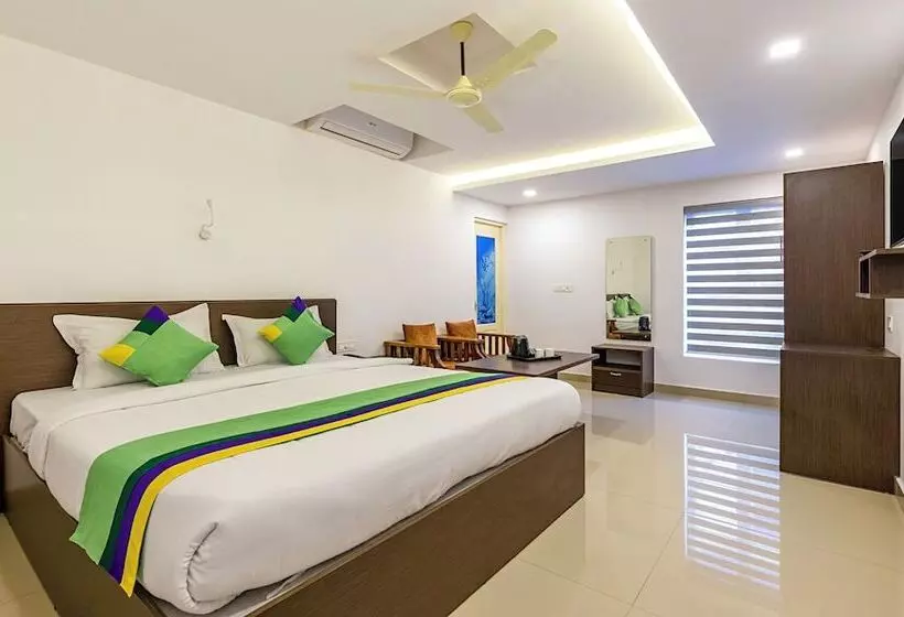 ホテル Treebo Trend Airport Avenue Plaza Cochin Airport 