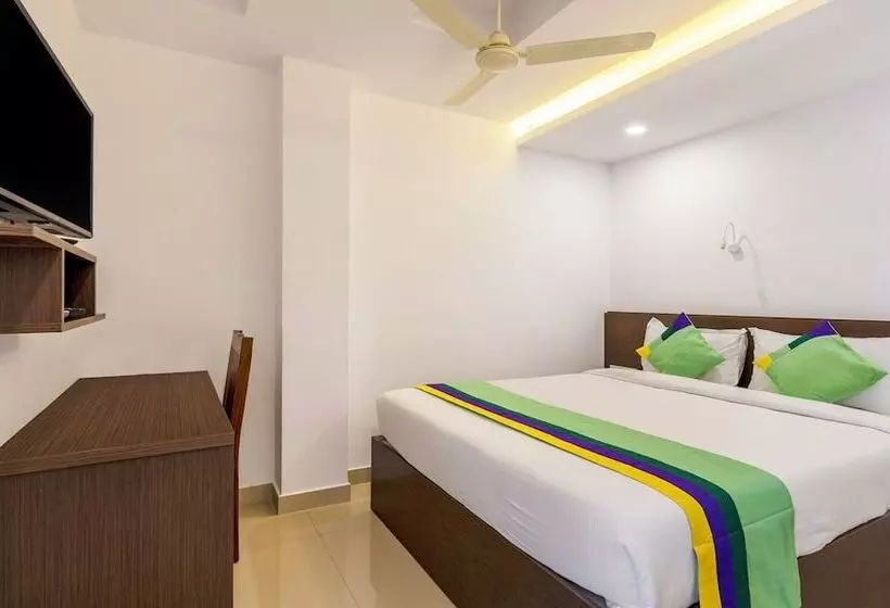 ホテル Treebo Trend Airport Avenue Plaza Cochin Airport 