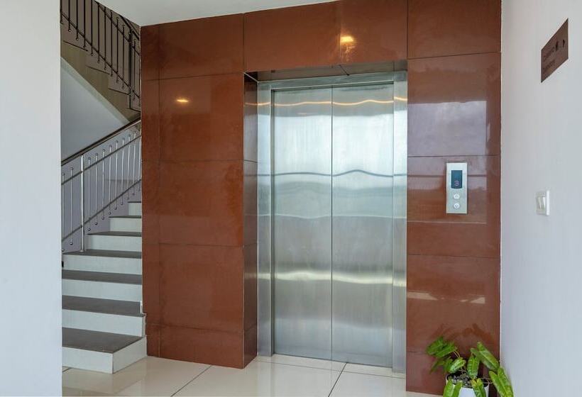 Hôtel Treebo Trend Airport Avenue Plaza Cochin Airport ​​​​​​​