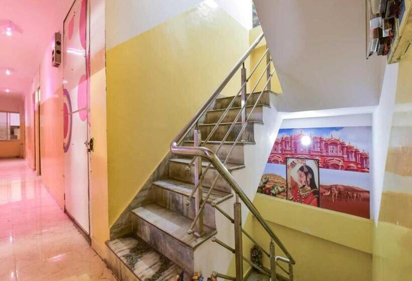 בית מלון כפרי Flagship Stay Inn