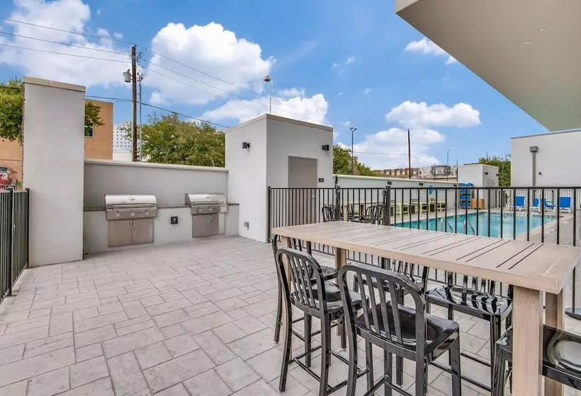 ホテル Home2 Suites By Hilton Dallas Medical District Lovefield