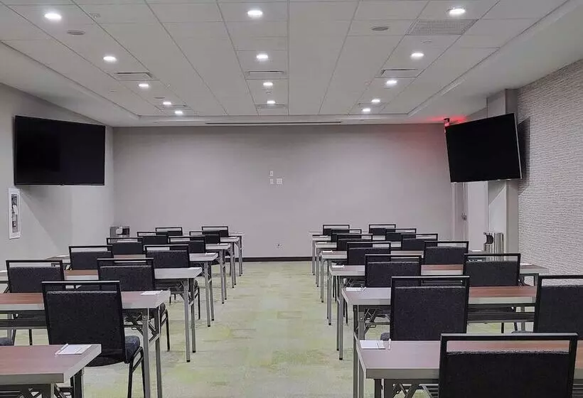 ホテル Home2 Suites By Hilton Dallas Medical District Lovefield