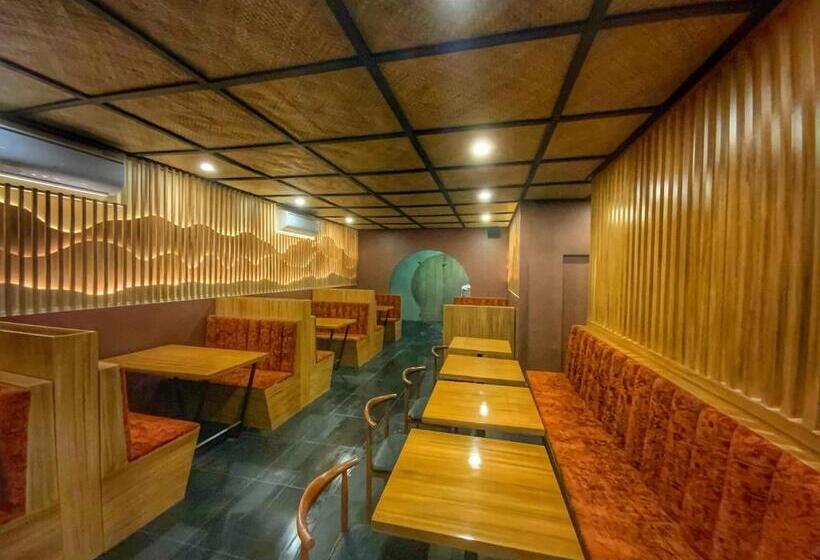 فندق Icon Venue And Suites