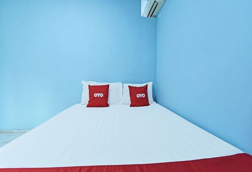 Hotel Oyo 90708 D Kuala Waterfront Chalet & Boat Charters