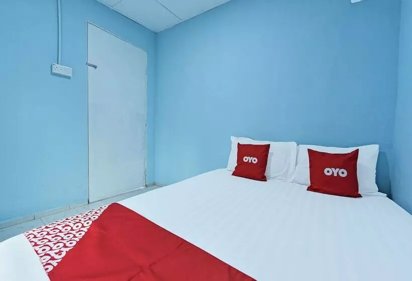 ホテル Oyo 90708 D Kuala Waterfront Chalet & Boat Charters