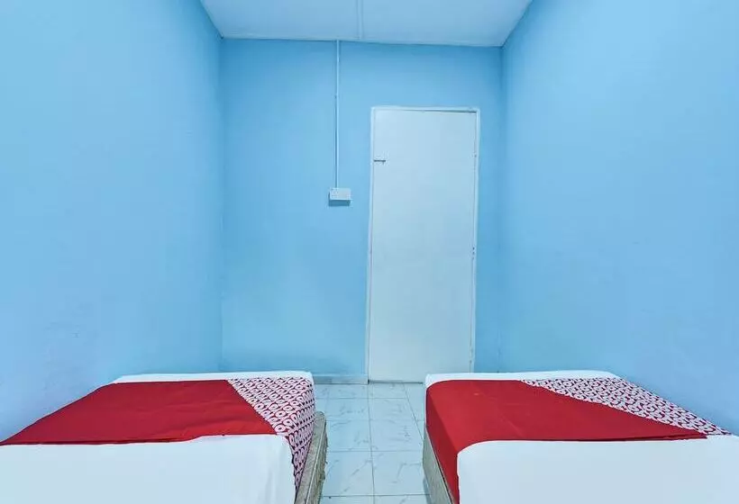 ホテル Oyo 90708 D Kuala Waterfront Chalet & Boat Charters