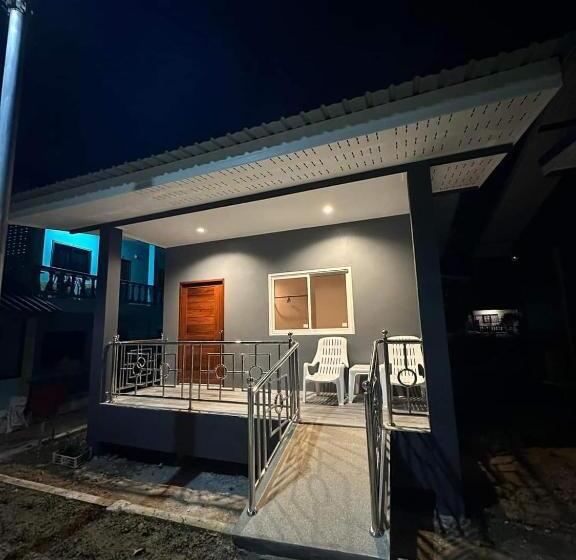 בית מלון כפרי Pp. Valentine Bungalow