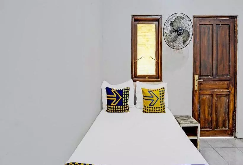 Hotelli Spot On 92086 Fun Guesthouse