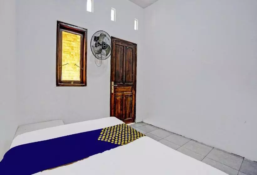 Hotelli Spot On 92086 Fun Guesthouse