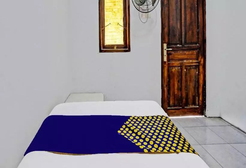 Hotelli Spot On 92086 Fun Guesthouse