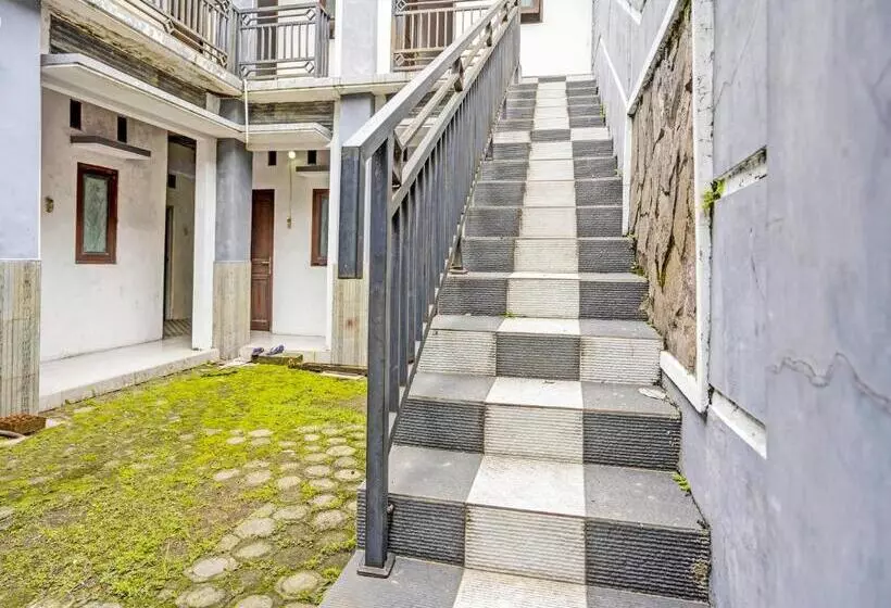 Hotelli Spot On 92086 Fun Guesthouse