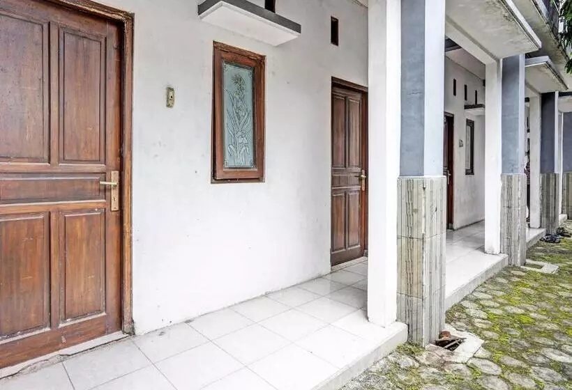 Hotelli Spot On 92086 Fun Guesthouse