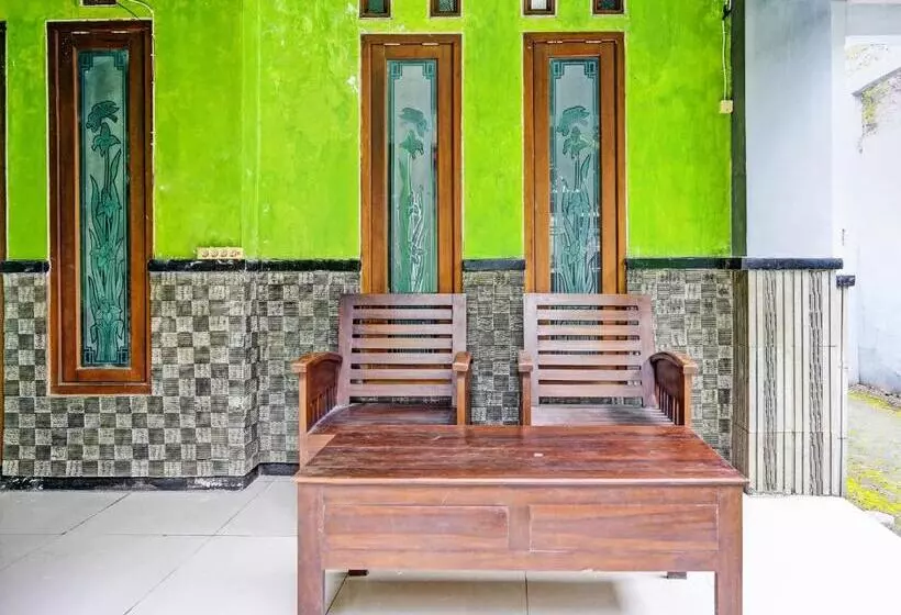 Hotelli Spot On 92086 Fun Guesthouse