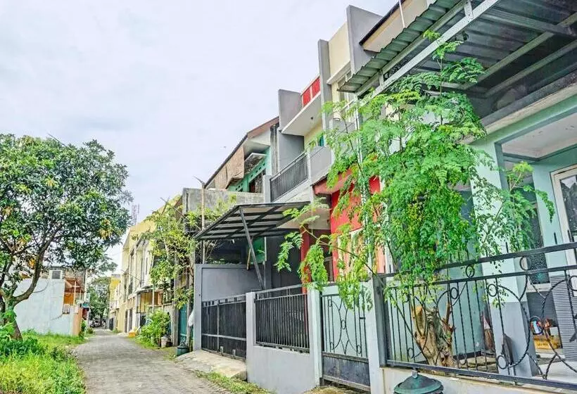 Hotelli Spot On 92091 Citra Omah Syariah