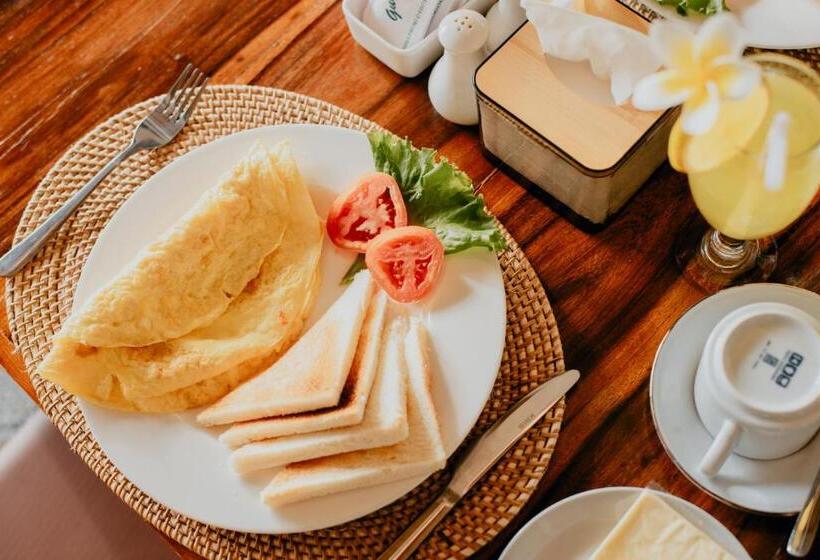 Отель The Laviana