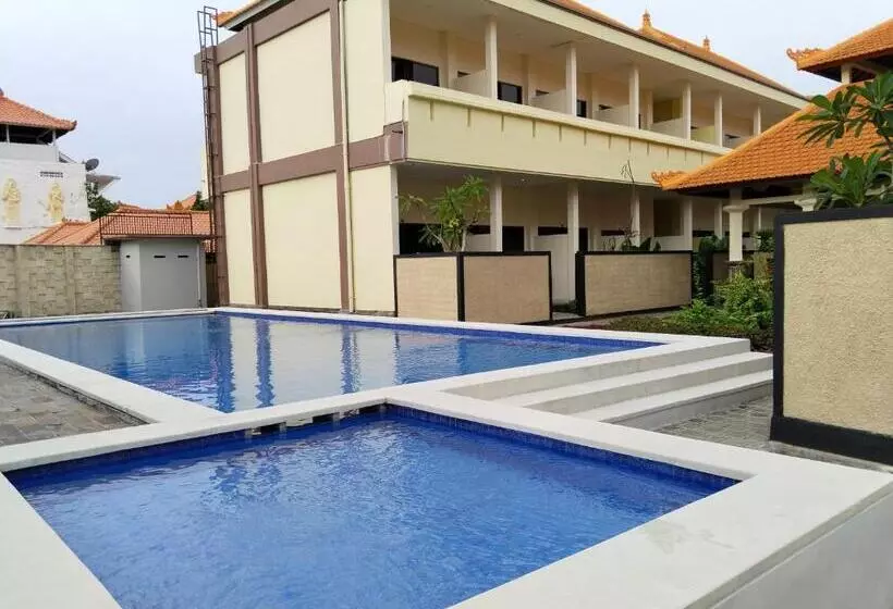 ホテル The Laviana