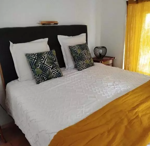 Majatalo Domaine Du Moulin De Cors