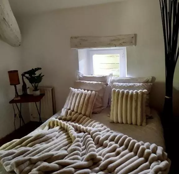 Majatalo Domaine Du Moulin De Cors