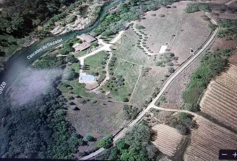 Majatalo Domaine Du Moulin De Cors