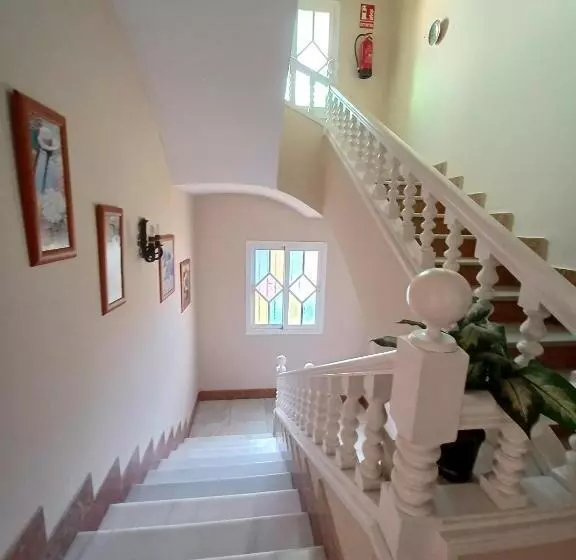 Majatalo Gibraltar Views Guest House