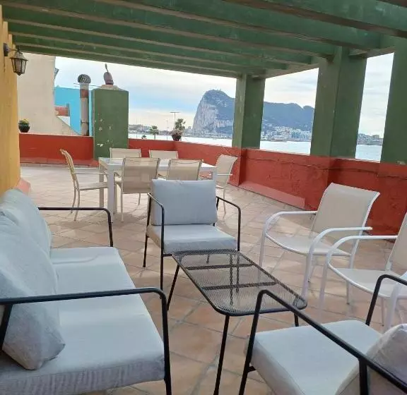 Majatalo Gibraltar Views Guest House