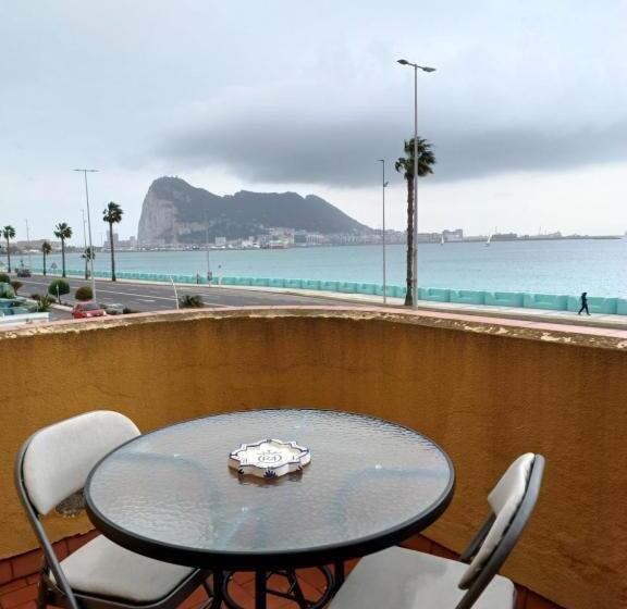 Pensió Gibraltar Views Guest House
