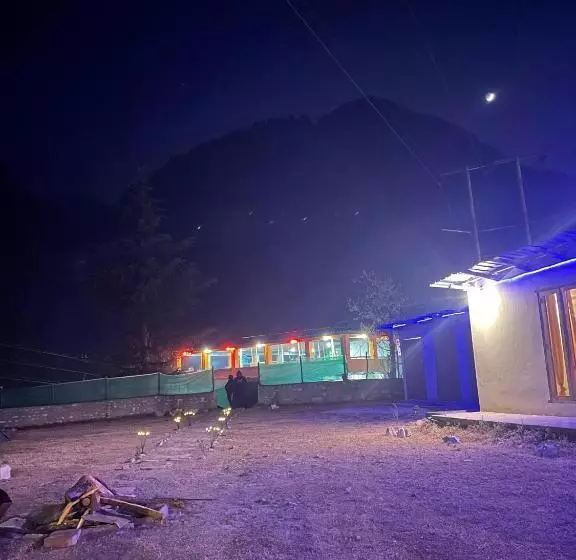Retkeilymaja Damnbro Cafe & Stay Kasol