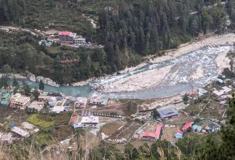 Retkeilymaja Damnbro Cafe & Stay Kasol