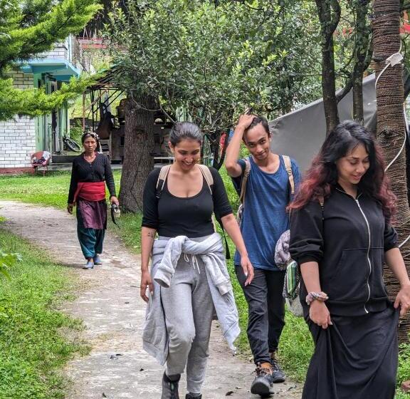 هاستل Damnbro Cafe & Stay Kasol