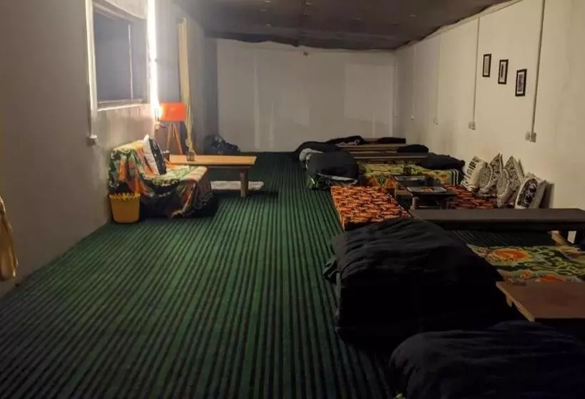 Retkeilymaja Damnbro Cafe & Stay Kasol