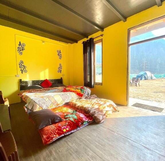 هاستل Damnbro Cafe & Stay Kasol