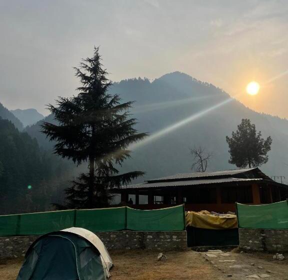 هاستل Damnbro Cafe & Stay Kasol