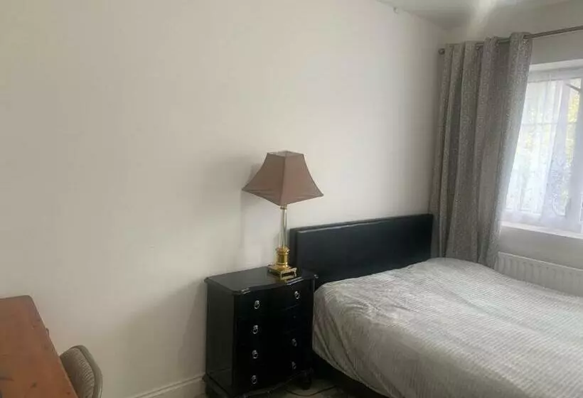 ベッドアンドブレックファースト Charming Home In Sevenoaks