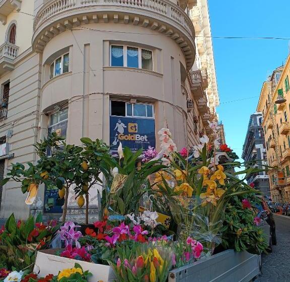 تختخواب و صبحانه Fifth Floor