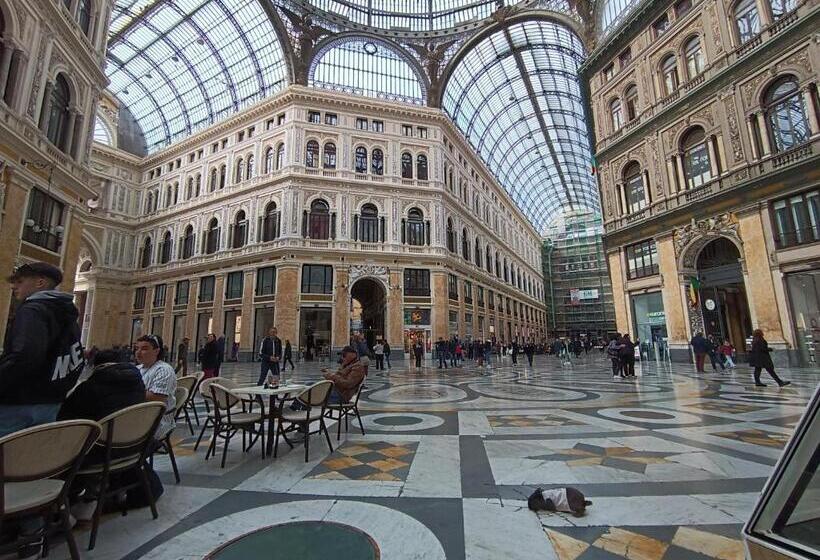 تختخواب و صبحانه Fifth Floor