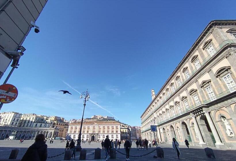 تختخواب و صبحانه Fifth Floor