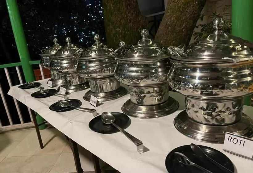 Cedar Woods Resort By Heyan Hotels