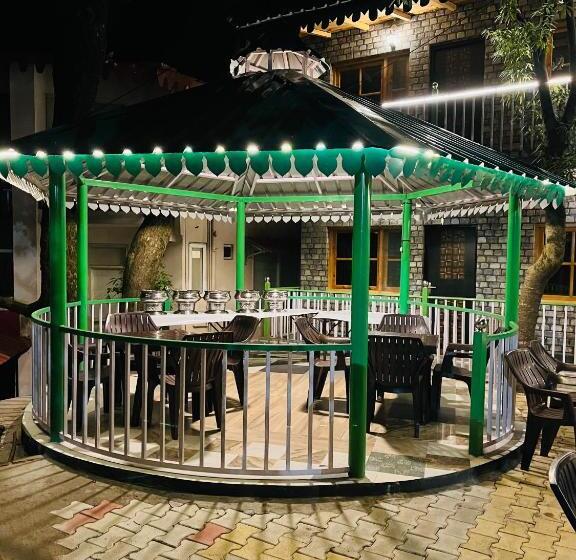 Cedar Woods Resort By Heyan Hotels